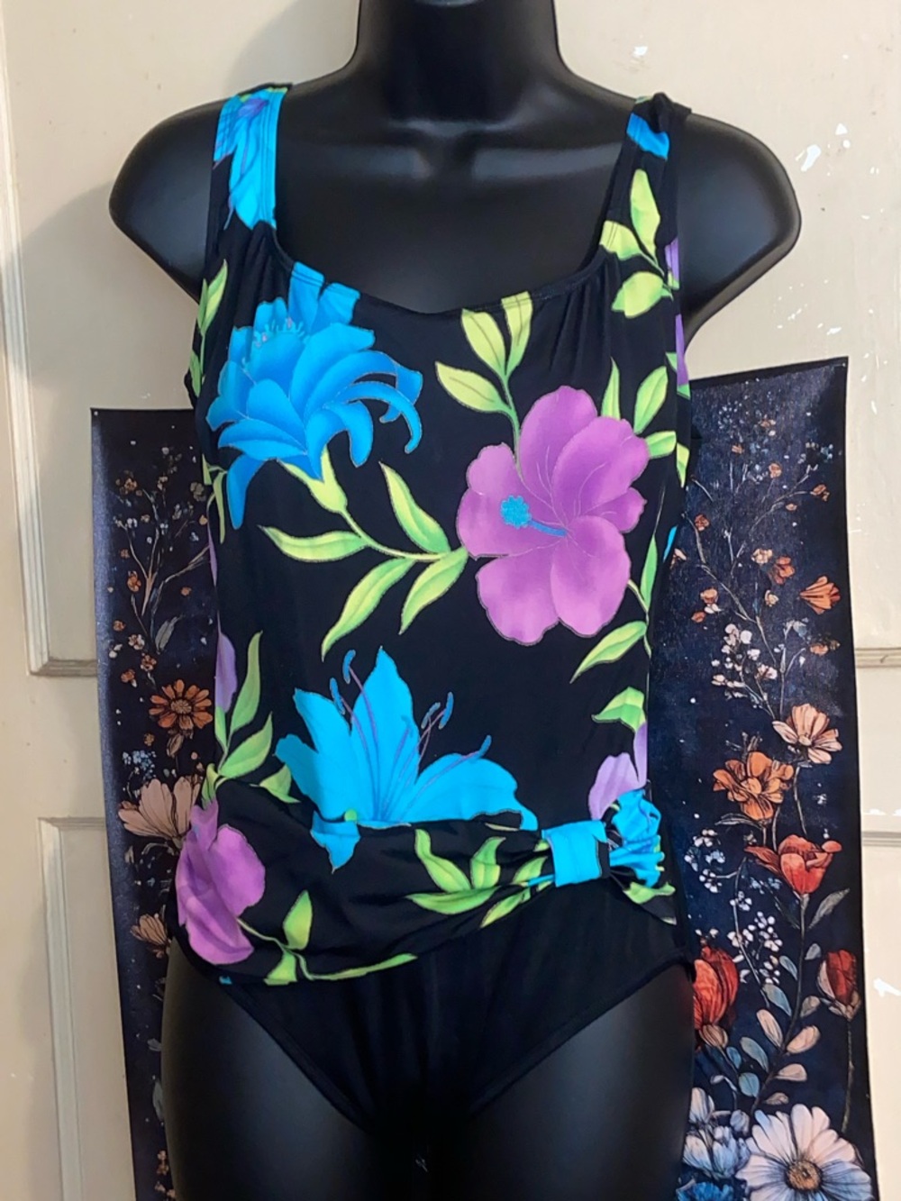 BEAUTIFUL FLORAL ONE PIECE Swimsuit Vintage Tummy Coverage Flattering LE COVE